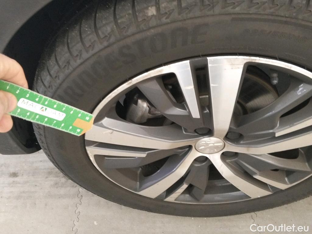  Peugeot  3008  Allure Pack 1.5 HDi 130CV AT8 E6d #14