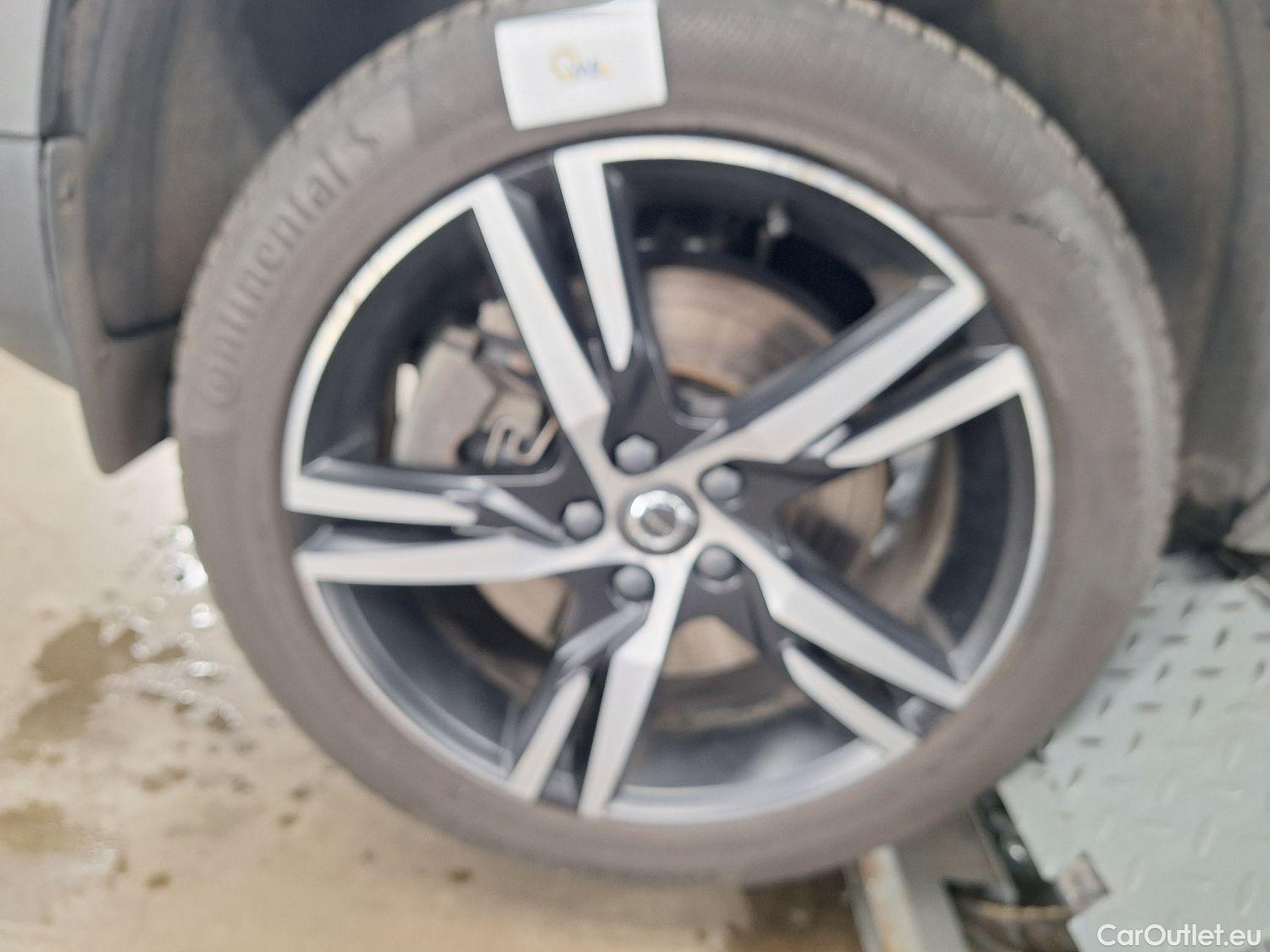  Volvo  XC 40 Volvo, XC40 '17, Volvo XC40 T5 Twin Engine R-Design 5d #33