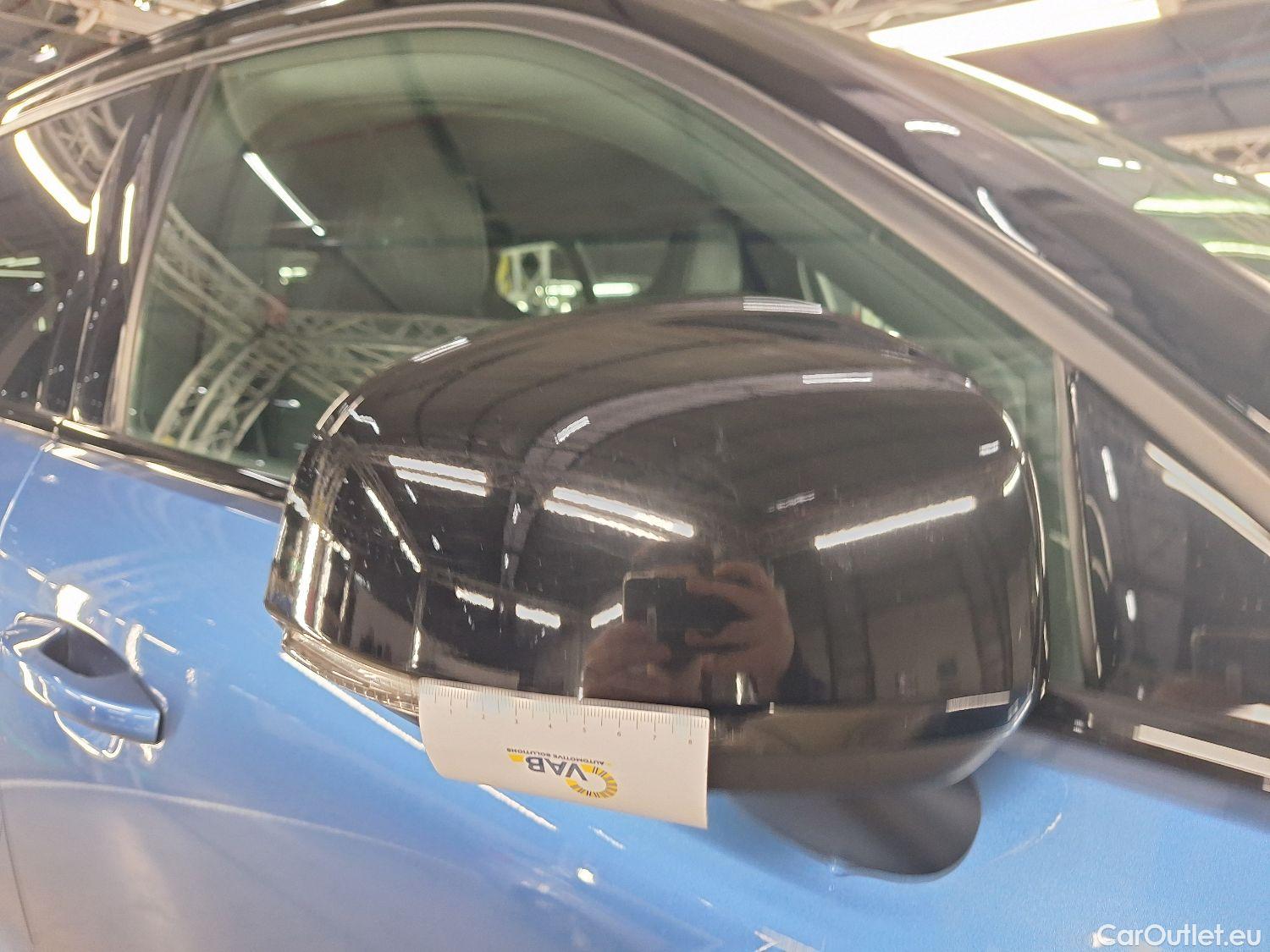  Volvo  XC 40 Volvo, XC40 '17, Volvo XC40 T5 Twin Engine R-Design 5d #3