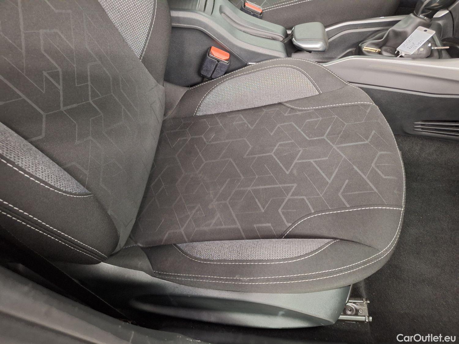  Peugeot  2008 Peugeot,  FL'16, Peugeot  1.2 Puretech 61kW S&S Active 5d #41