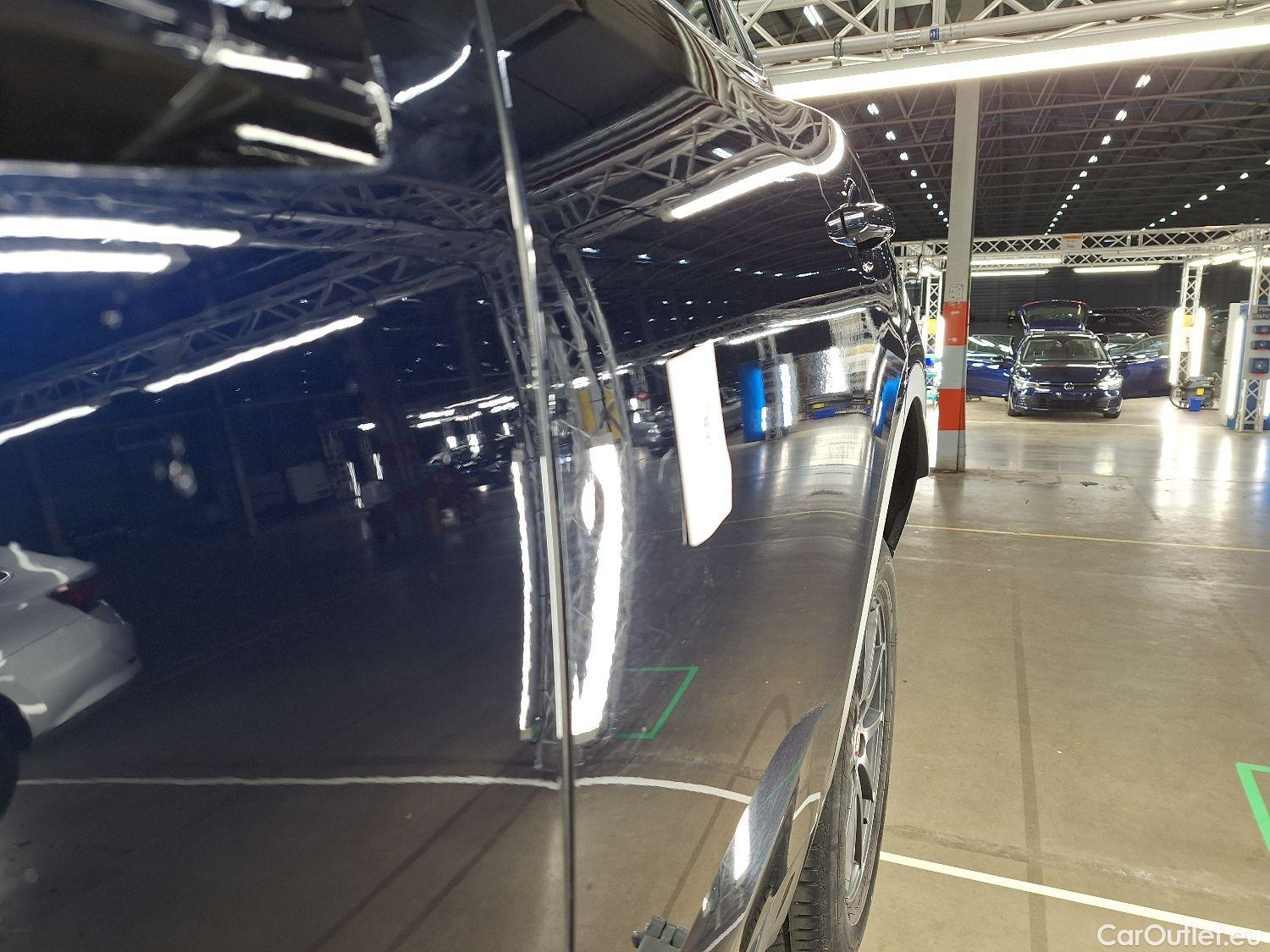  Jaguar  E-PACE Jaguar,  FL'20, Jaguar  D165 FWD R-Dynamic 5d #31