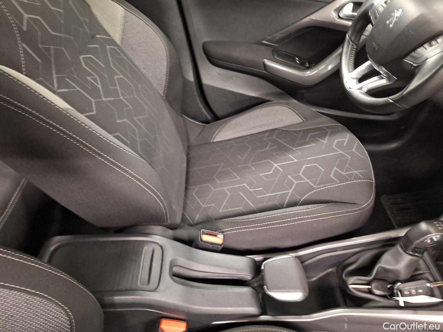  Peugeot  2008 Peugeot,  FL'16, Peugeot  1.2 Puretech 61kW S&S Active 5d #42