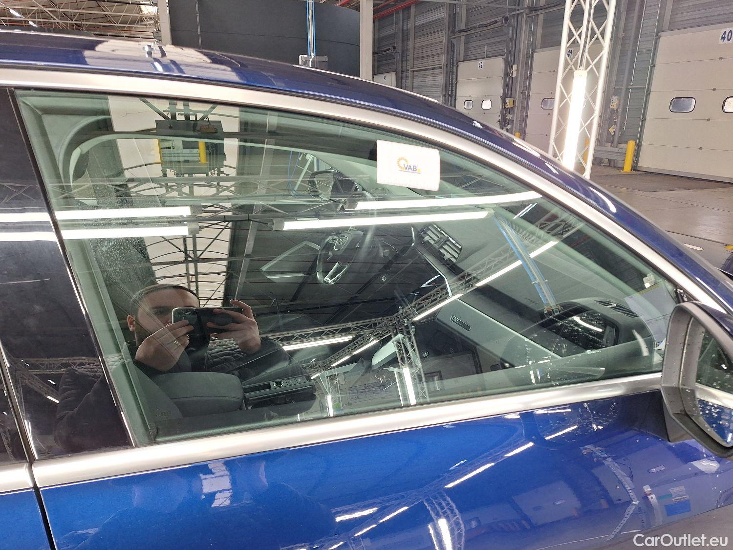  Audi  Q3 Audi,  SB '19 PHEV, Audi  Sportback 45 TFSI e S tronic S Line 5d #33