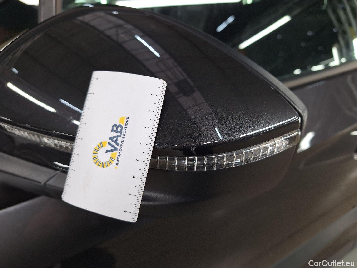  Volkswagen  ID.4 VW,  '20 BEV, Volkswagen  77kWh Pro Family 5d #2