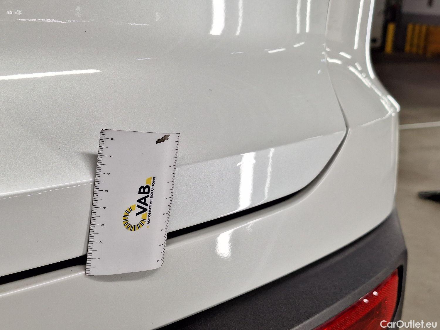  Volvo  XC 40 Volvo, XC40 '17 PHEV, Volvo XC40 T4 Recharge Geartronic R-Design 5d #17