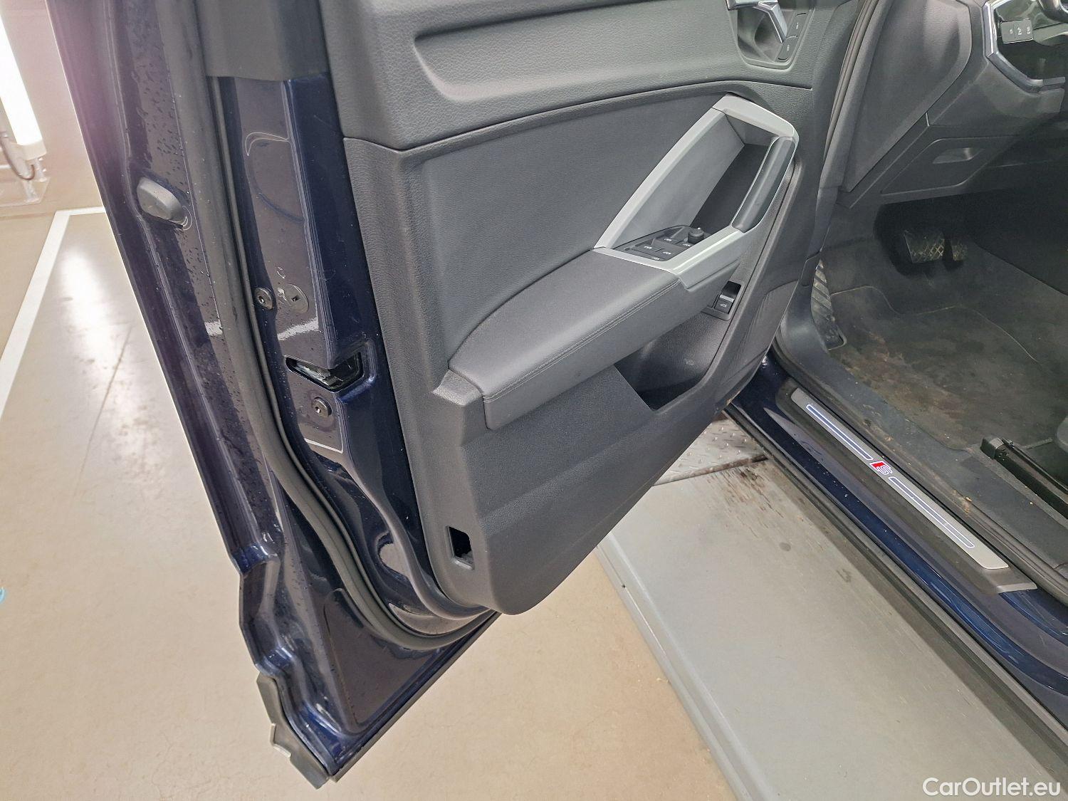  Audi  Q3 Audi,  SB '19 PHEV, Audi  Sportback 45 TFSI e S tronic S Line 5d #31