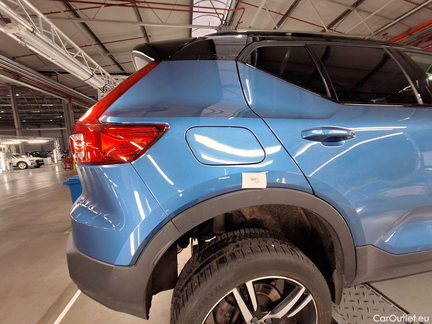  Volvo  XC 40 Volvo, XC40 '17, Volvo XC40 T5 Twin Engine R-Design 5d #9