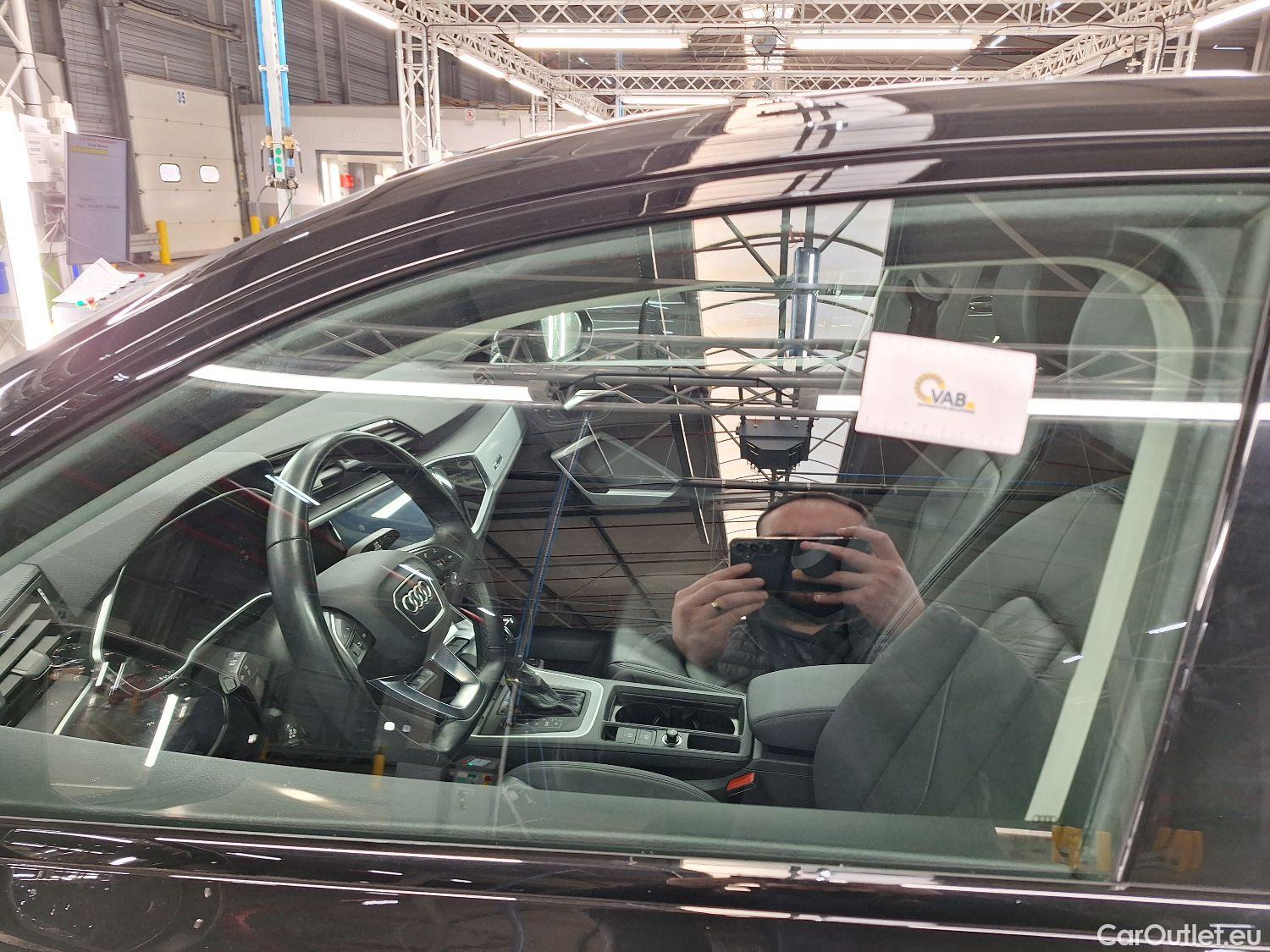  Audi  Q3 Audi,  SB '19, Audi  Sportback 35 TFSI S tronic S Line 5d #38