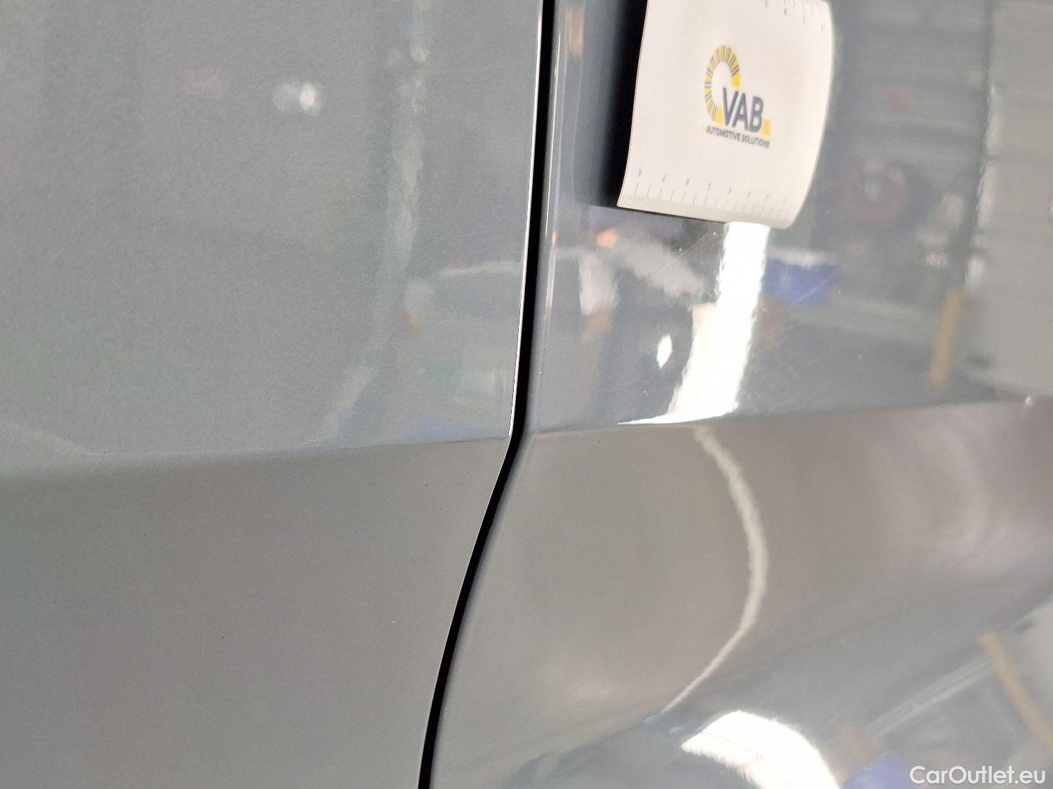  Volvo  XC 40 Volvo, XC40 '17, Volvo XC40 T2 Geartronic Momentum Pro 5d #15