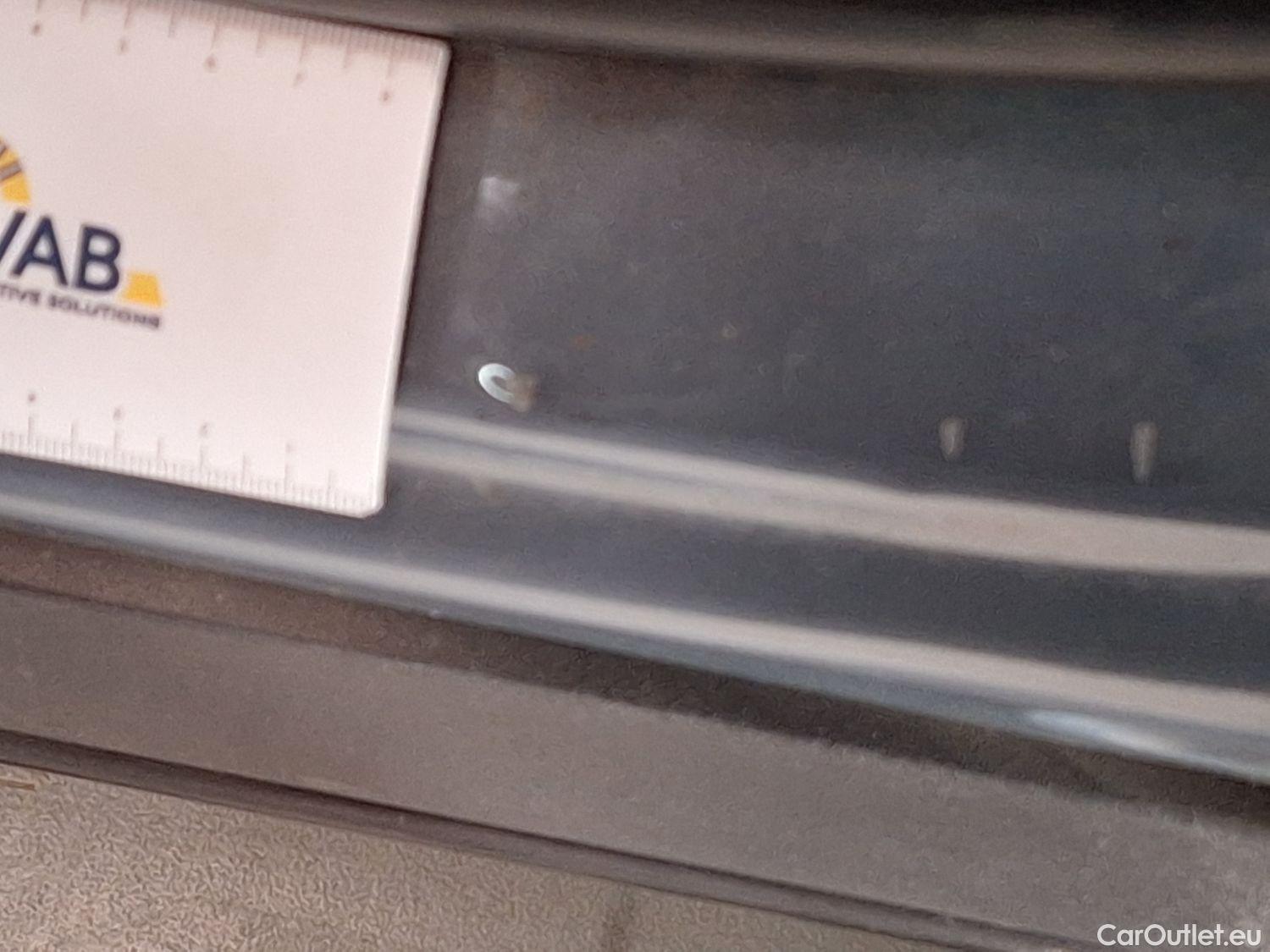  Volvo  XC 40 Volvo, XC40 '17, Volvo XC40 T2 Geartronic Momentum Pro 5d #35