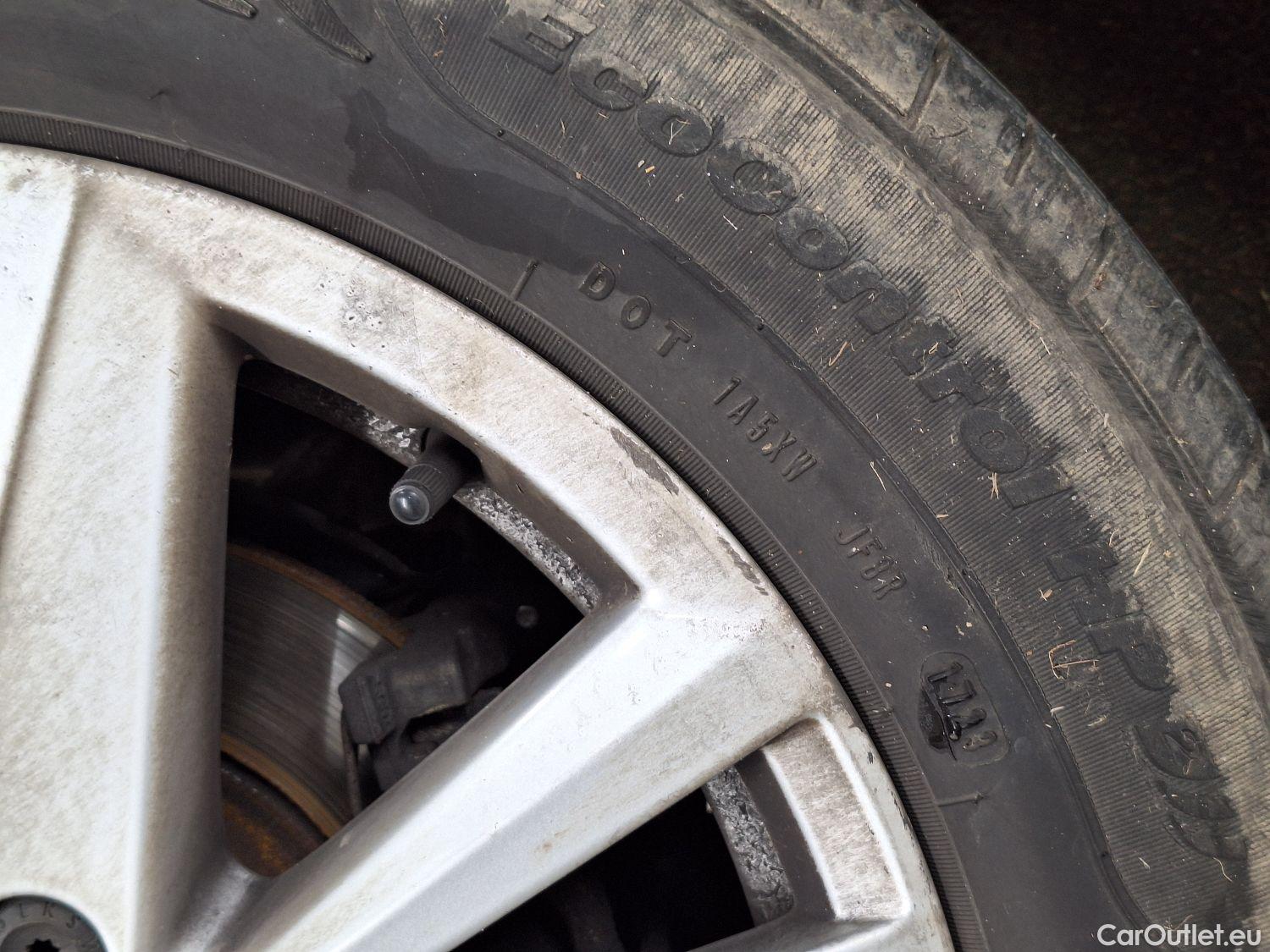  Volkswagen  Touran VW,  '15, Volkswagen  1.5 TSi Trendline DSG 5d #19