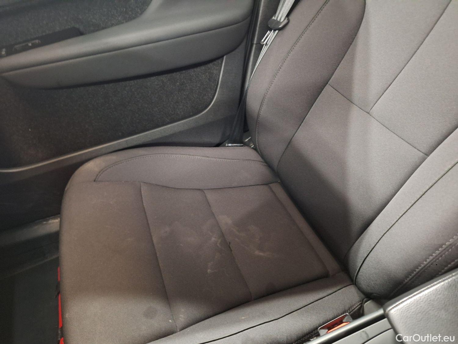  Volvo  XC 40 Volvo, XC40 '17, Volvo XC40 T2 Geartronic Momentum Pro 5d #48