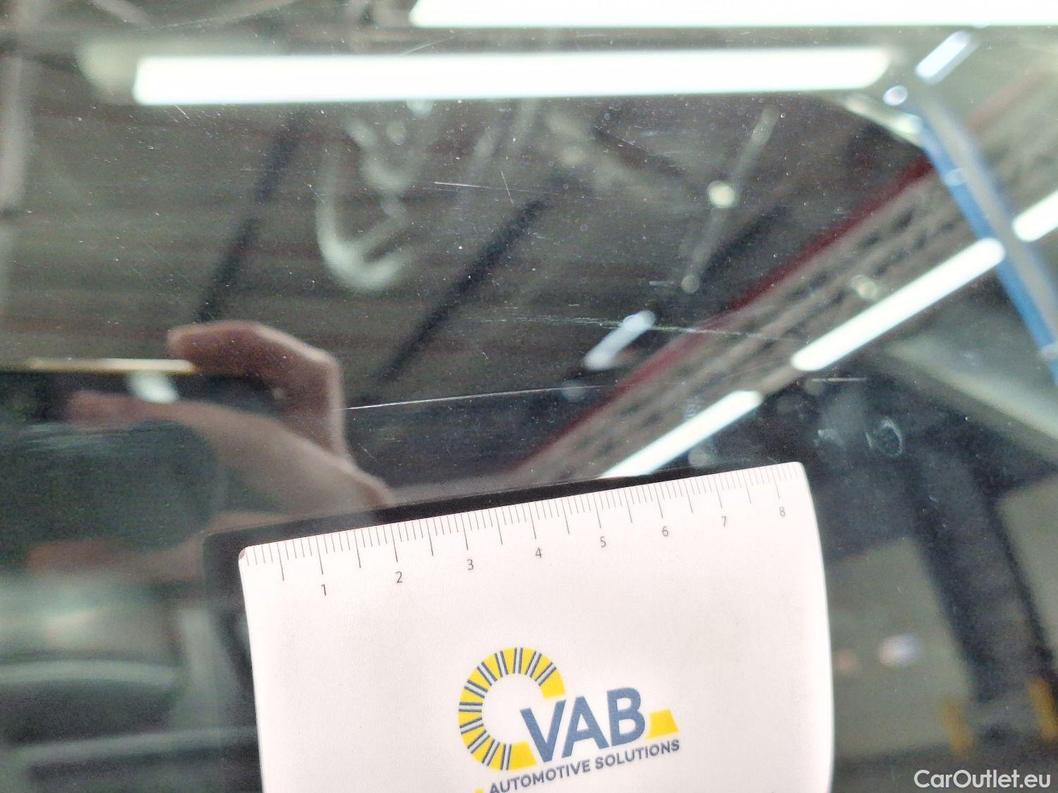  Volvo  XC 40 Volvo, XC40 '17, Volvo XC40 T2 Geartronic Momentum Pro 5d #24