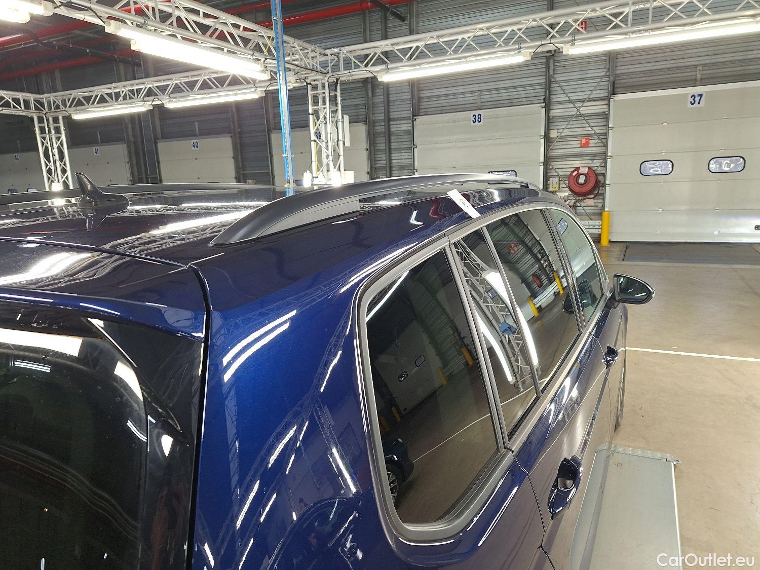  Volkswagen  Touran VW,  '15, Volkswagen  1.5 TSi Trendline DSG 5d #56