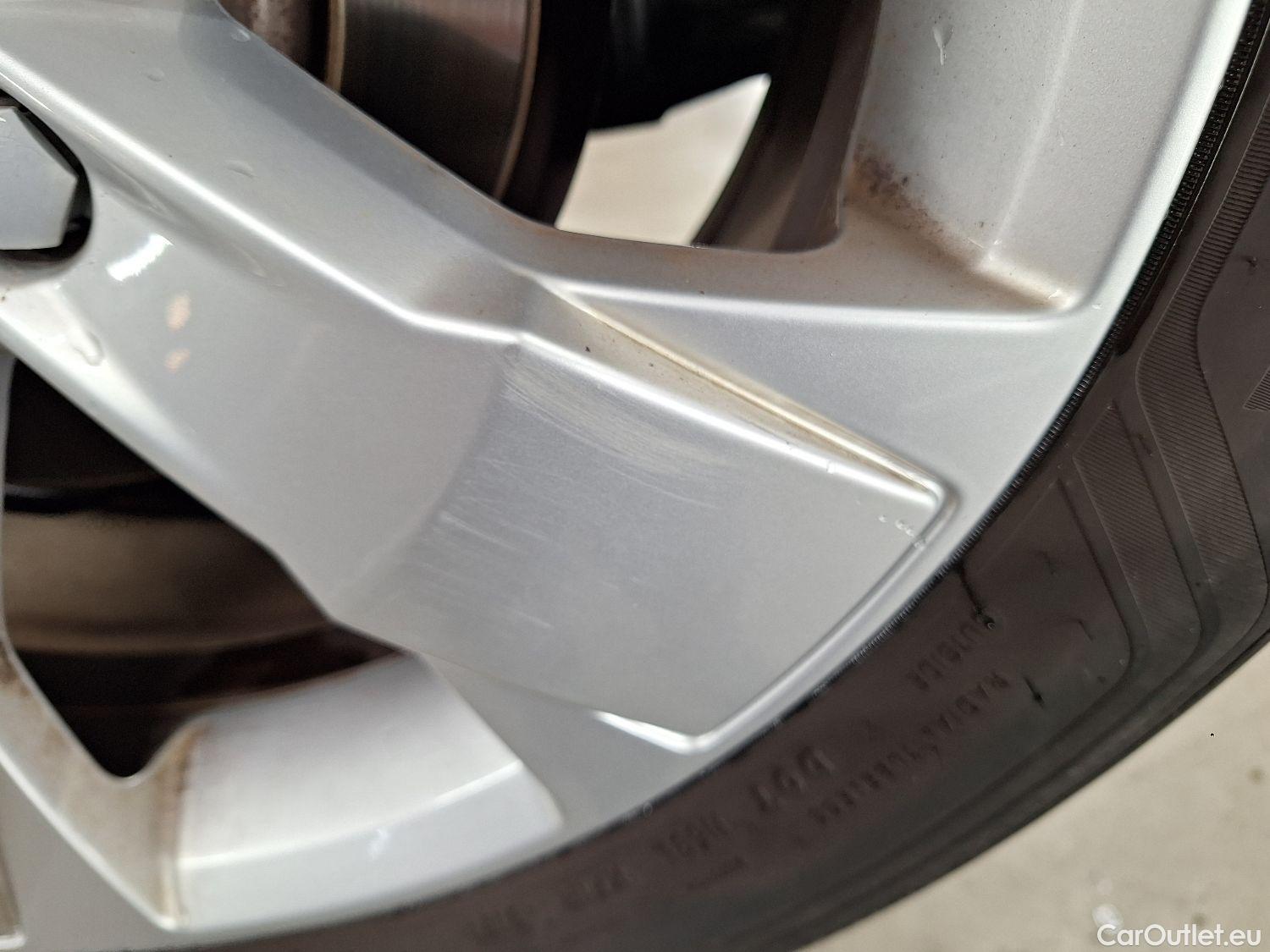  Volvo  XC 40 Volvo, XC40 '17, Volvo XC40 T2 Geartronic Momentum Pro 5d #8