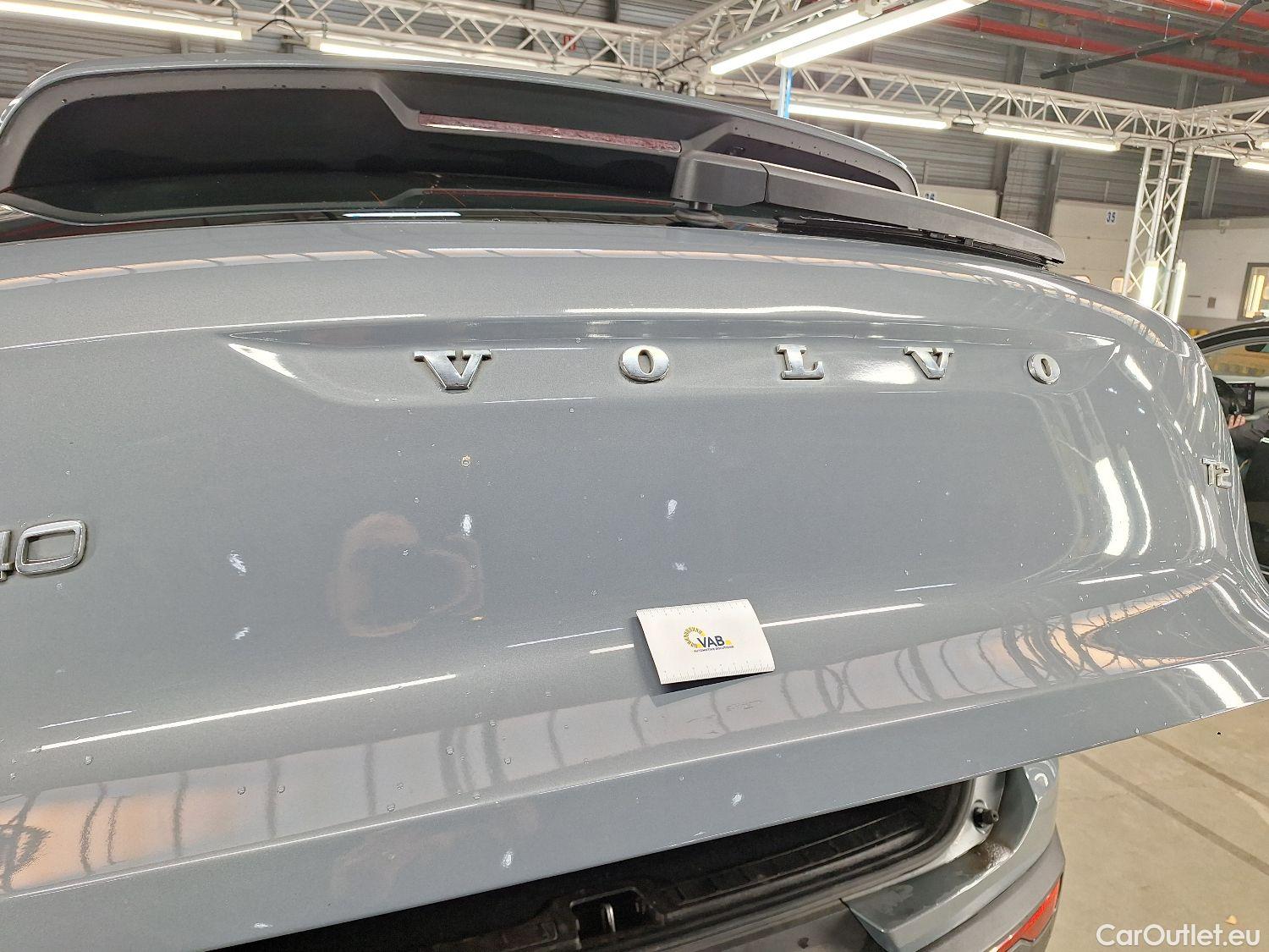  Volvo  XC 40 Volvo, XC40 '17, Volvo XC40 T2 Geartronic Momentum Pro 5d #25