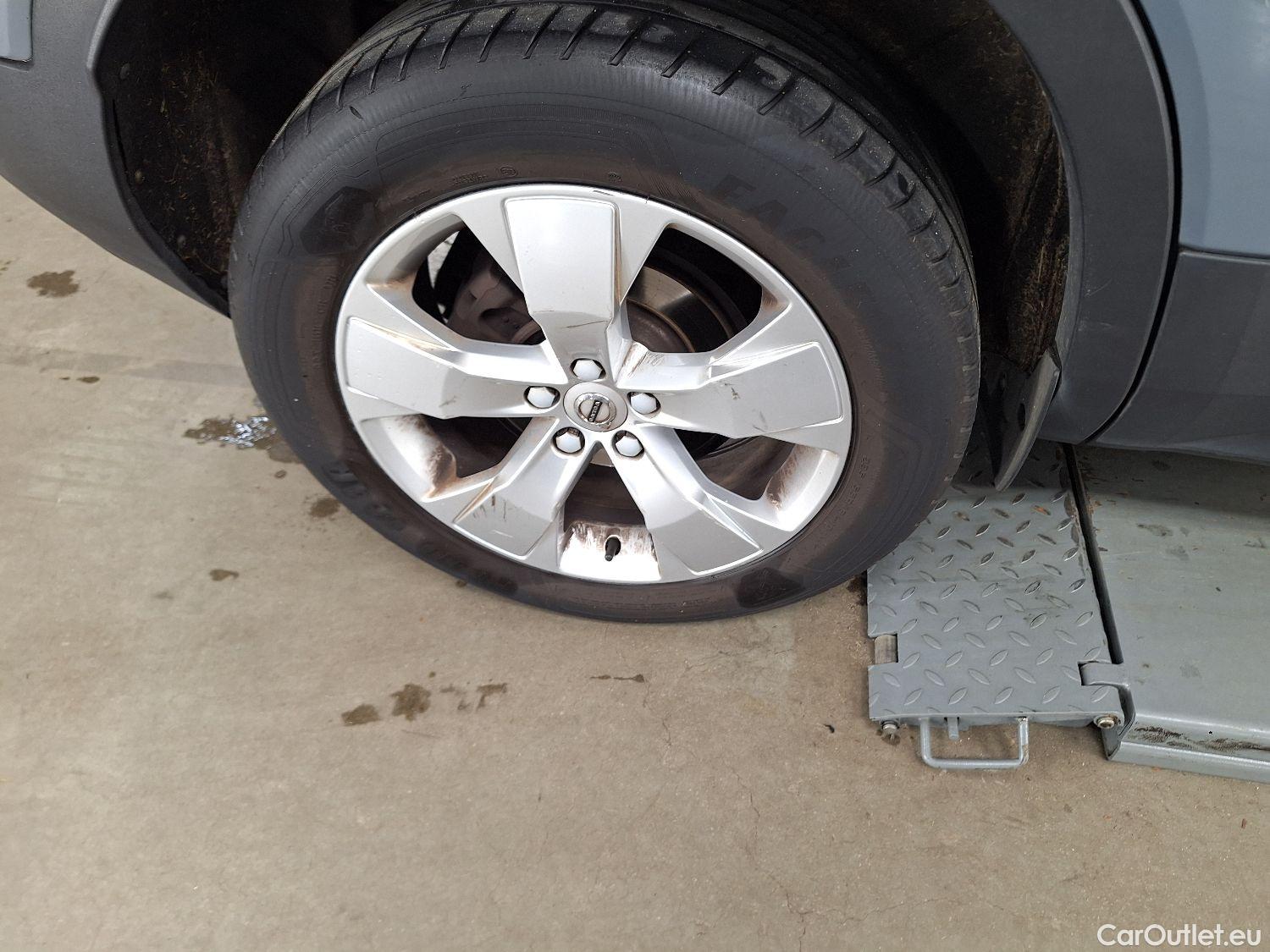  Volvo  XC 40 Volvo, XC40 '17, Volvo XC40 T2 Geartronic Momentum Pro 5d #3