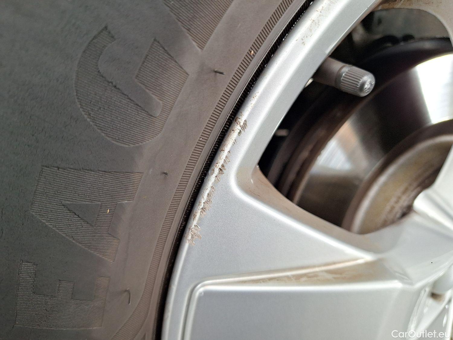  Volvo  XC 40 Volvo, XC40 '17, Volvo XC40 T2 Geartronic Momentum Pro 5d #6