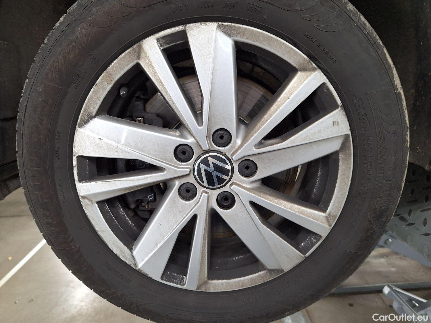  Volkswagen  Touran VW,  '15, Volkswagen  1.5 TSi Trendline DSG 5d #31