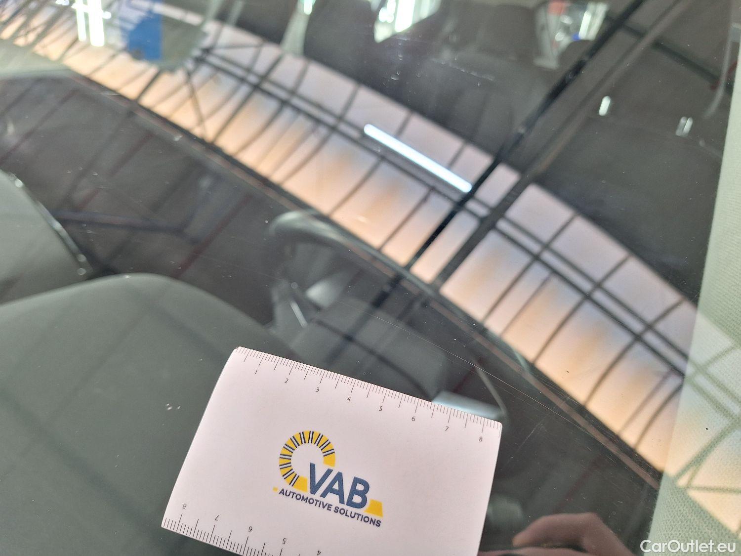  Volvo  XC 40 Volvo, XC40 '17, Volvo XC40 T2 Geartronic Momentum Pro 5d #38