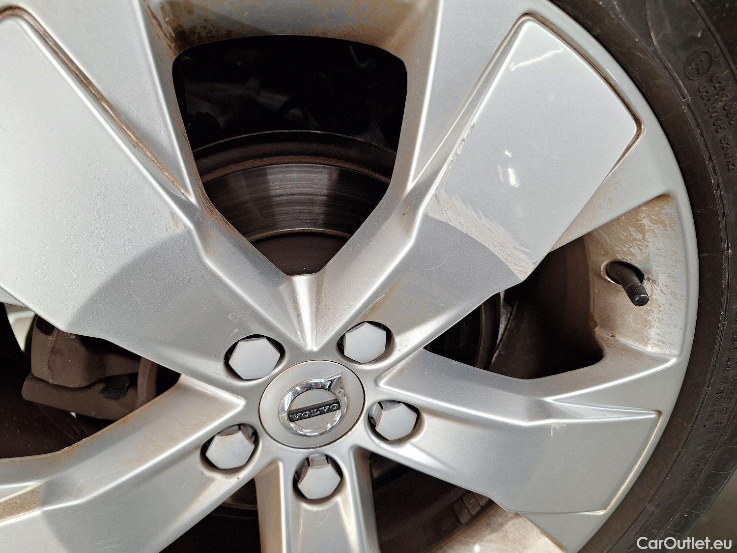  Volvo  XC 40 Volvo, XC40 '17, Volvo XC40 T3 Geartronic Momentum Pro 5d #6