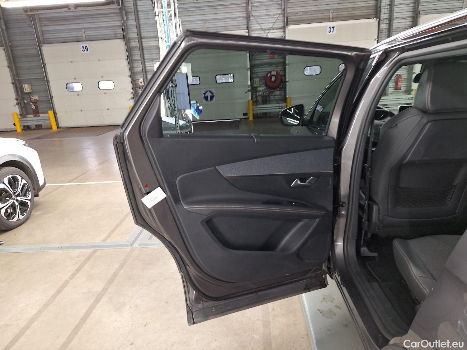  Peugeot  5008 Peugeot,  '16, Peugeot  1.5 BlueHDi 96kW S&S EAT8 GT Line 5d #28