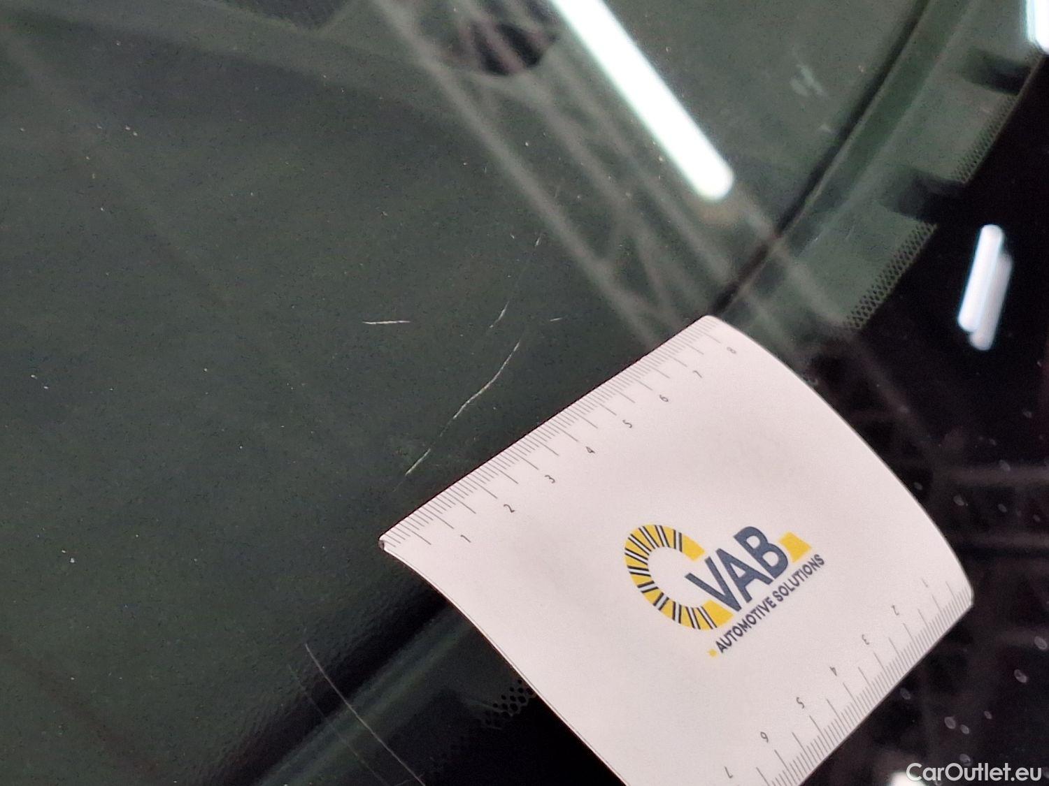  Volvo  XC 40 Volvo, XC40 '17, Volvo XC40 T2 Geartronic Momentum Pro 5d #40