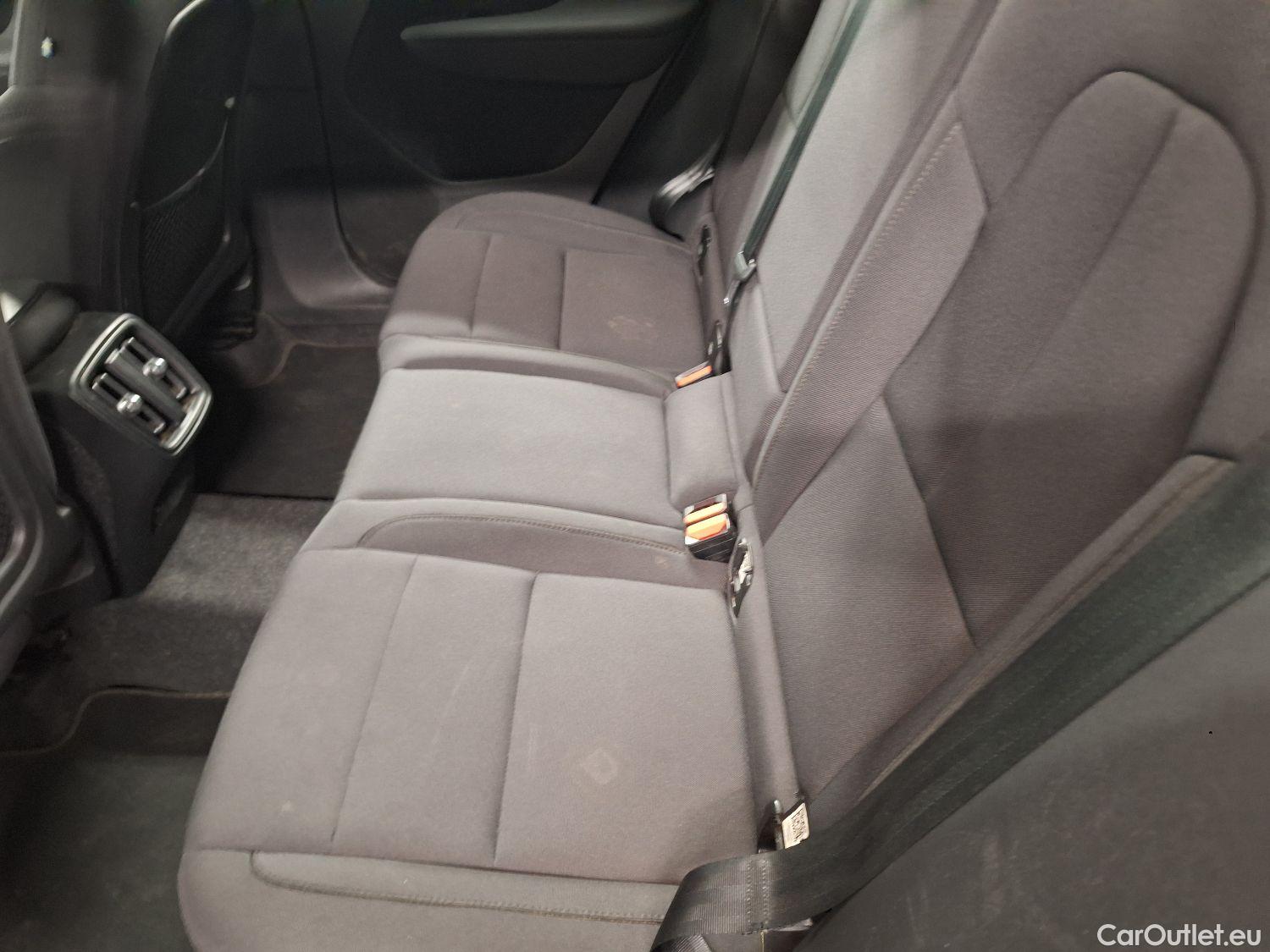  Volvo  XC 40 Volvo, XC40 '17, Volvo XC40 T2 Geartronic Momentum Pro 5d #49