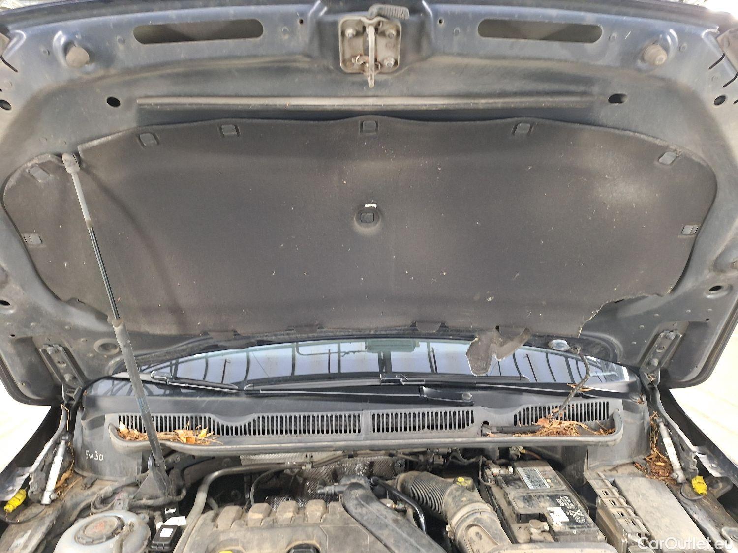  Volkswagen  Touran VW,  '15, Volkswagen  1.5 TSi Trendline DSG 5d #70