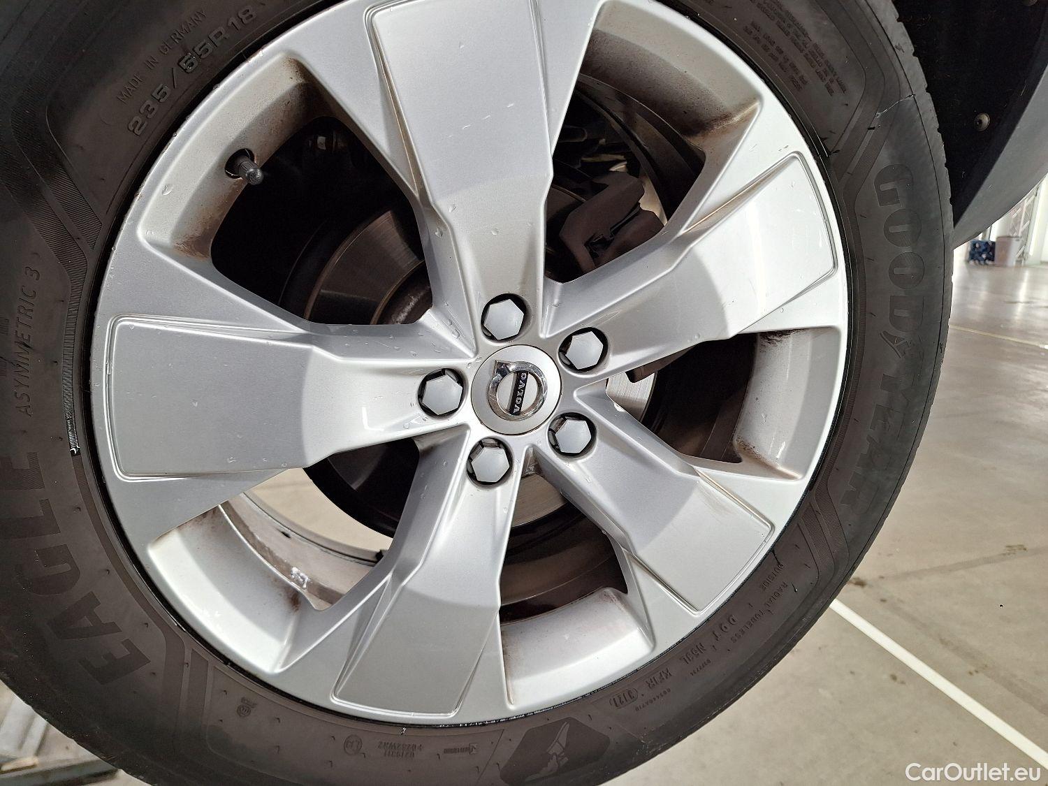  Volvo  XC 40 Volvo, XC40 '17, Volvo XC40 T2 Geartronic Momentum Pro 5d #7