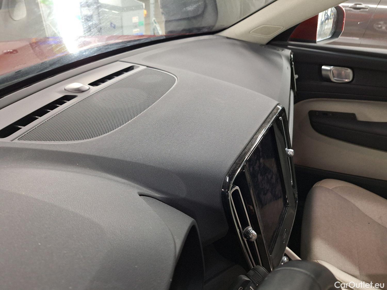  Volvo  XC 40 Volvo, XC40 '17, Volvo XC40 T3 Geartronic Momentum Pro 5d #53