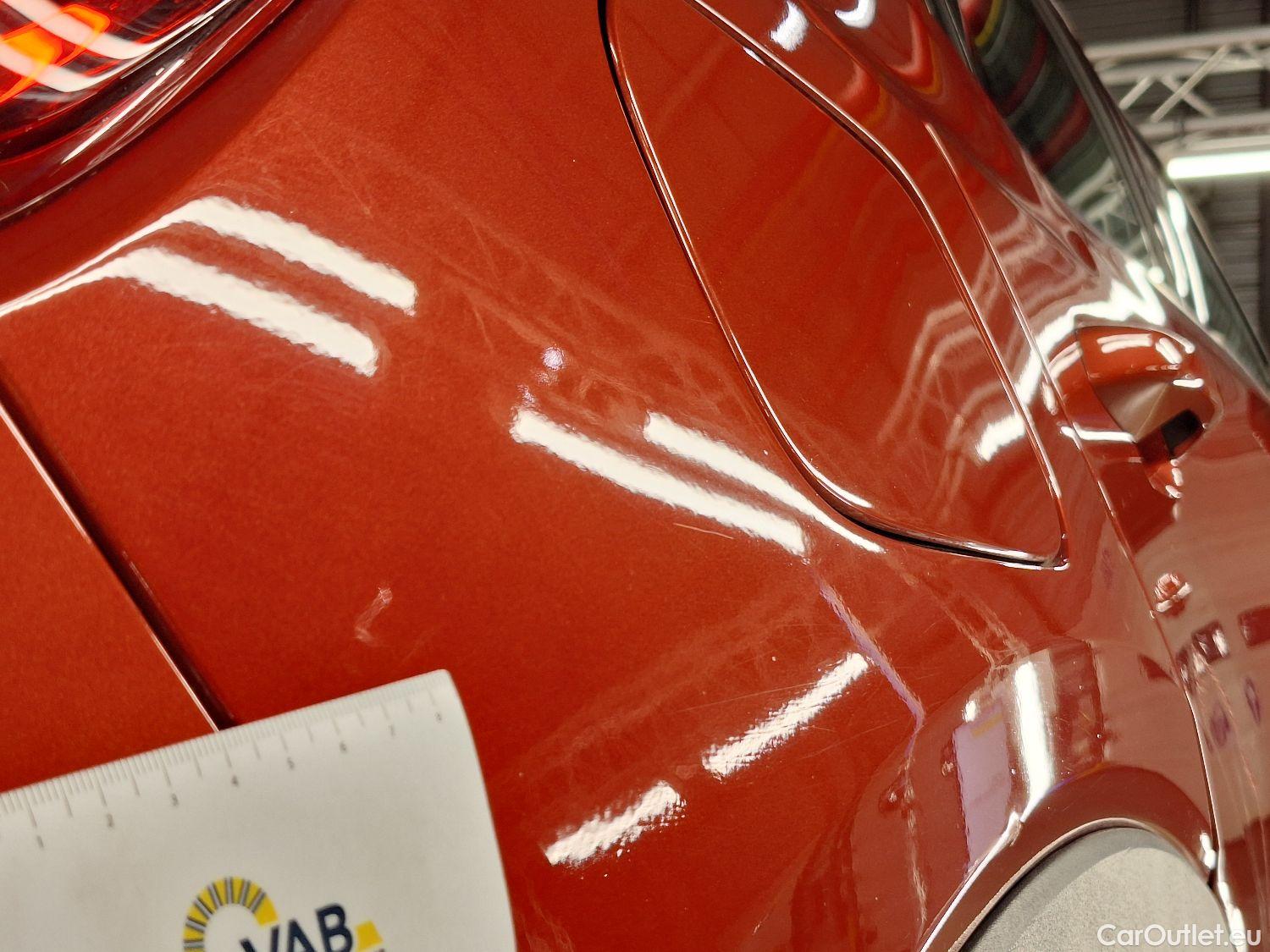  Volvo  XC 40 Volvo, XC40 '17, Volvo XC40 T3 Geartronic Momentum Pro 5d #29