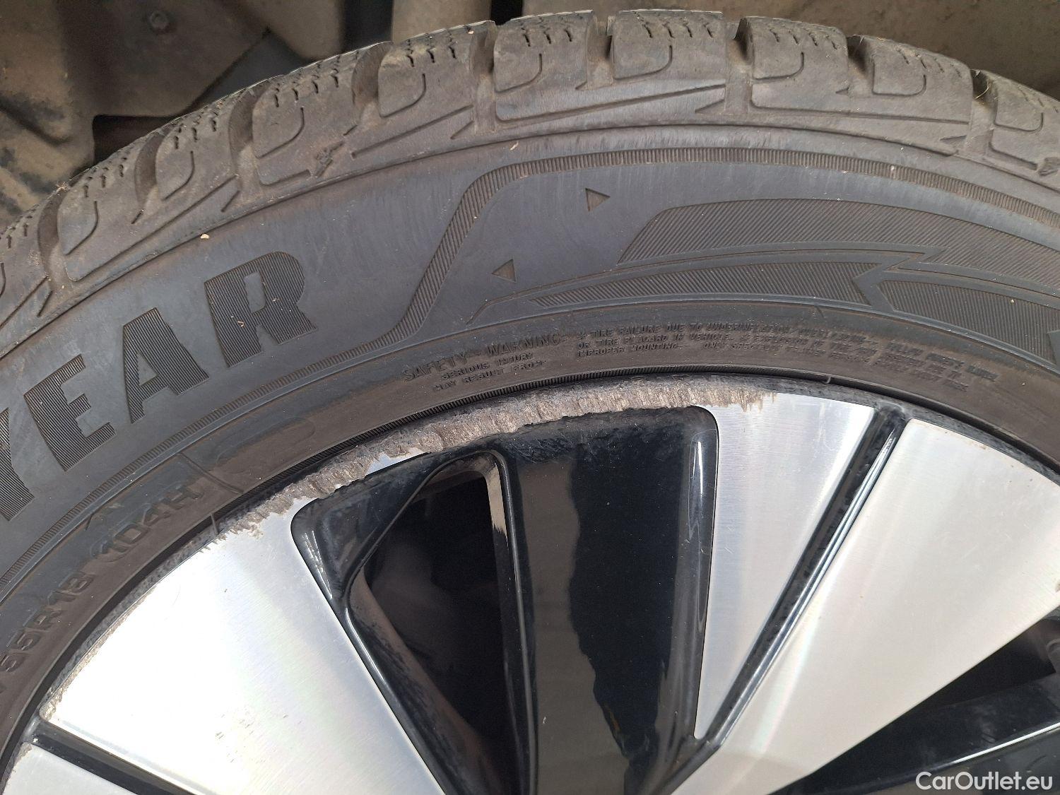  Volvo  XC 40 Volvo, XC40 '17, Volvo XC40 T2 Geartronic Momentum Pro 5d #12