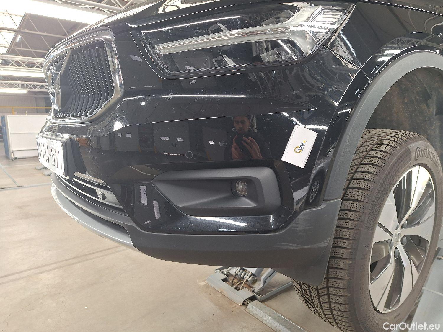  Volvo  XC 40 Volvo, XC40 '17, Volvo XC40 T2 Geartronic Momentum Pro 5d #3