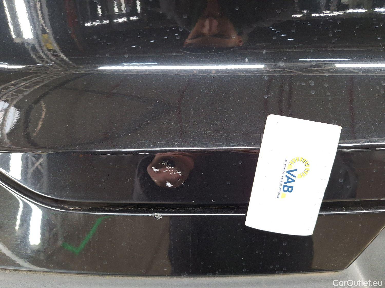  Volvo  XC 40 Volvo, XC40 '17, Volvo XC40 T2 Geartronic Momentum Pro 5d #30