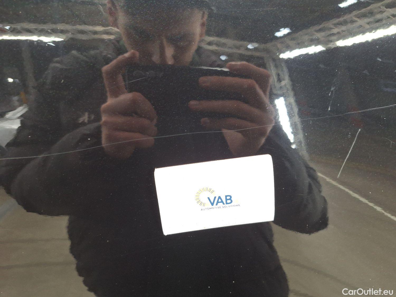  Volvo  XC 40 Volvo, XC40 '17, Volvo XC40 T2 Geartronic Momentum Pro 5d #34