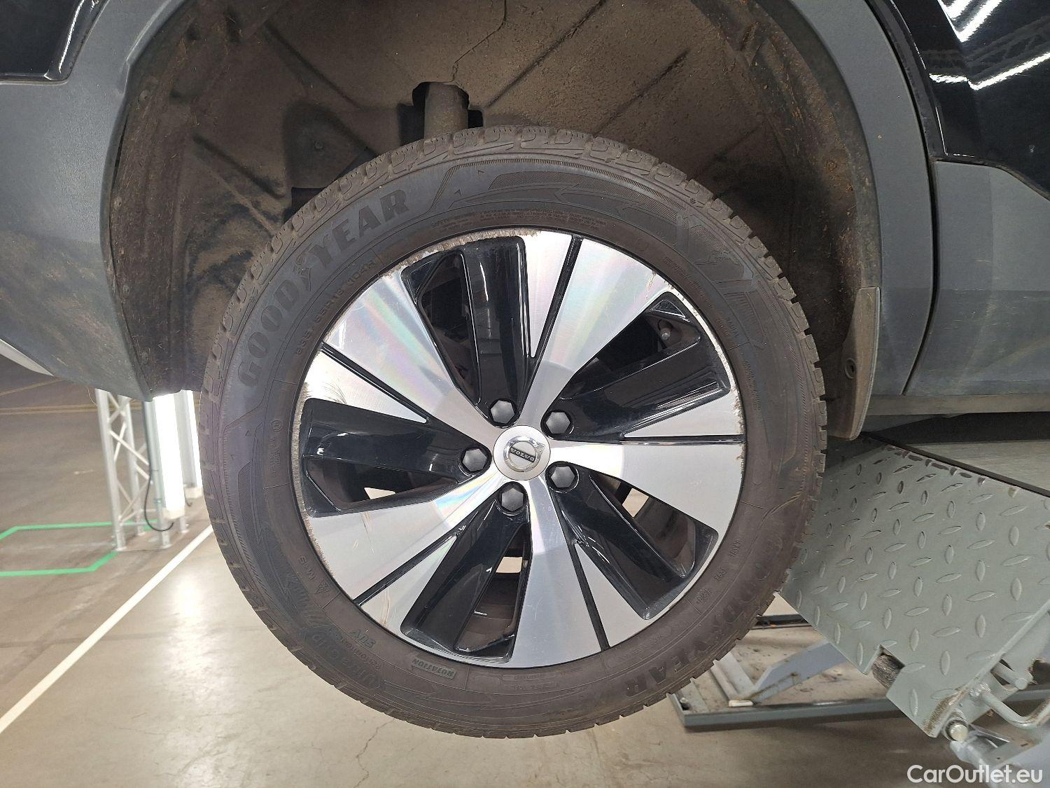  Volvo  XC 40 Volvo, XC40 '17, Volvo XC40 T2 Geartronic Momentum Pro 5d #11