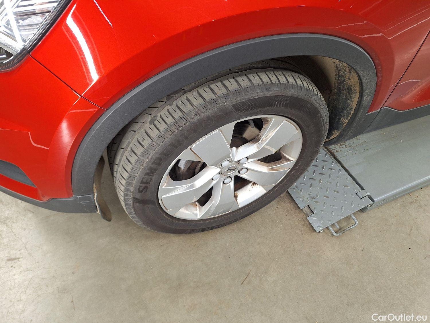  Volvo  XC 40 Volvo, XC40 '17, Volvo XC40 T3 Geartronic Momentum Pro 5d #59