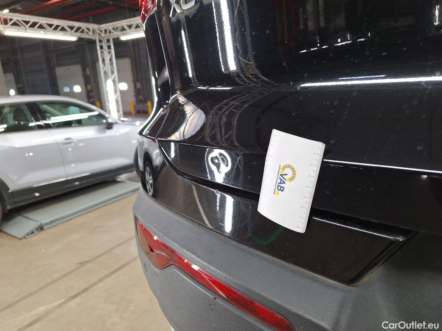  Volvo  XC 40 Volvo, XC40 '17, Volvo XC40 T2 Geartronic Momentum Pro 5d #29