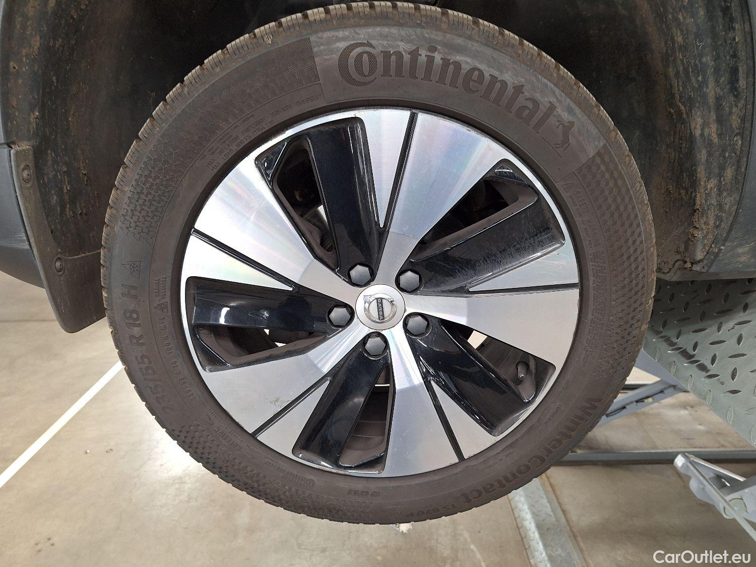  Volvo  XC 40 Volvo, XC40 '17, Volvo XC40 T2 Geartronic Momentum Pro 5d #15