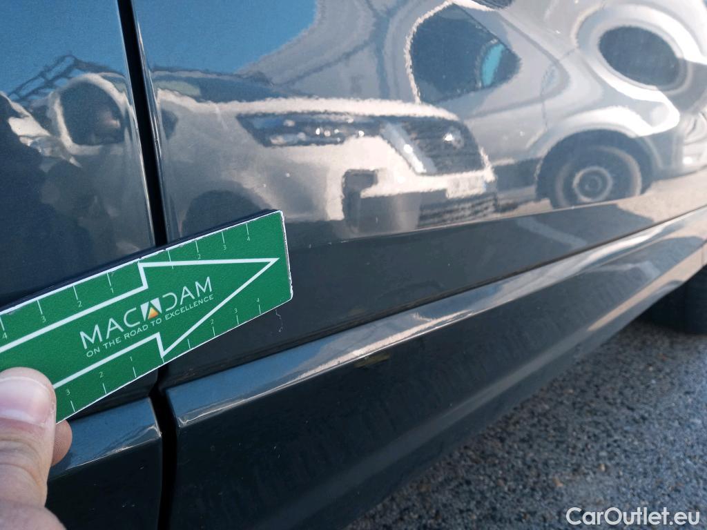  Audi  Q2 AUDI  / 2016 / 5P / todoterreno Design 30 TDI 85kW (116CV) S tronic #27