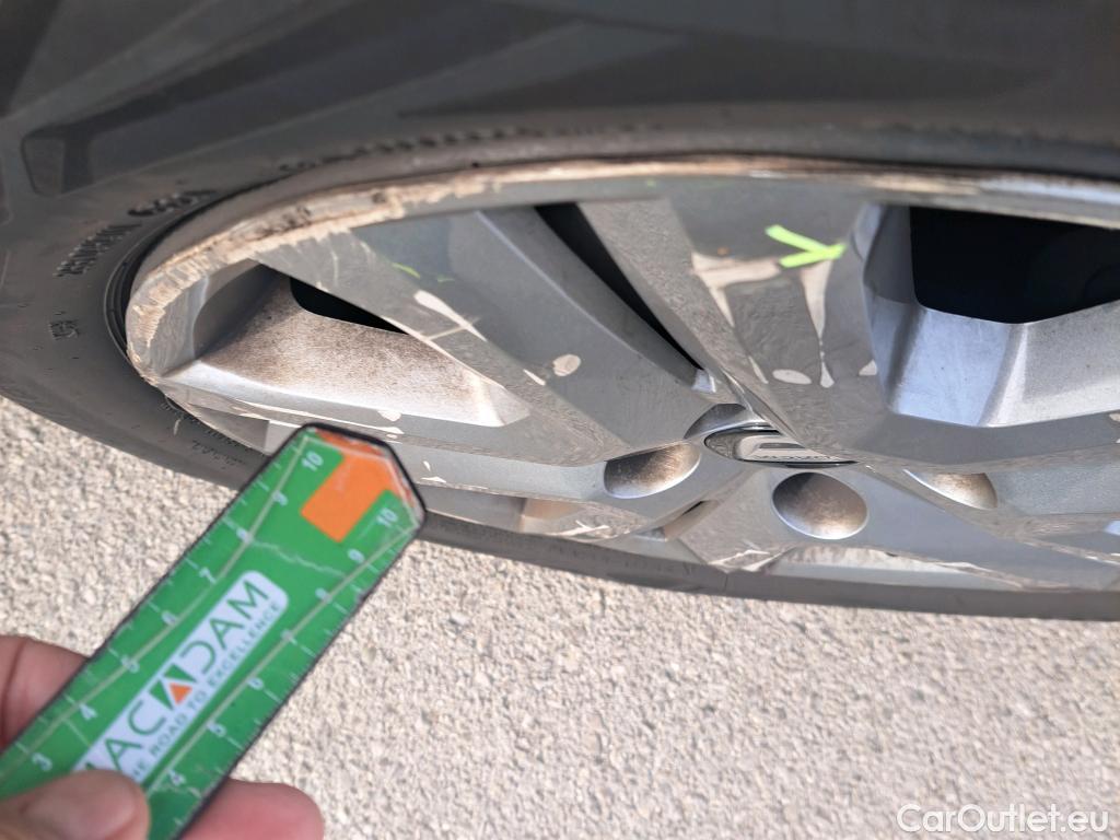  Dacia  Sandero DACIA  / 2020 / 5P / berlina con portón Stepway Essential TCe 67kW (90V) #34