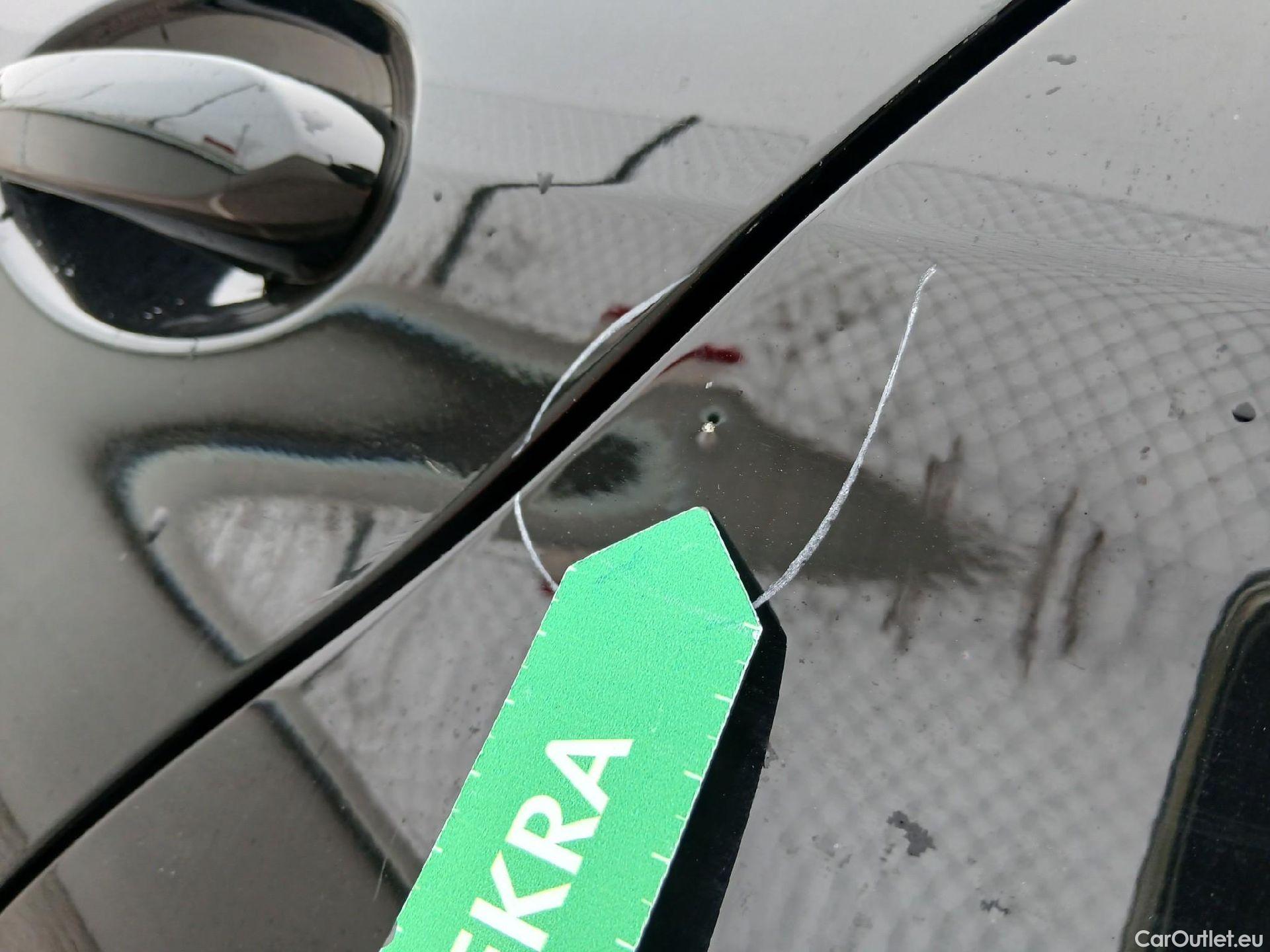  Bmw  Serie 3 BMW  / 2018 / 4P / sedán 318d Auto. #17