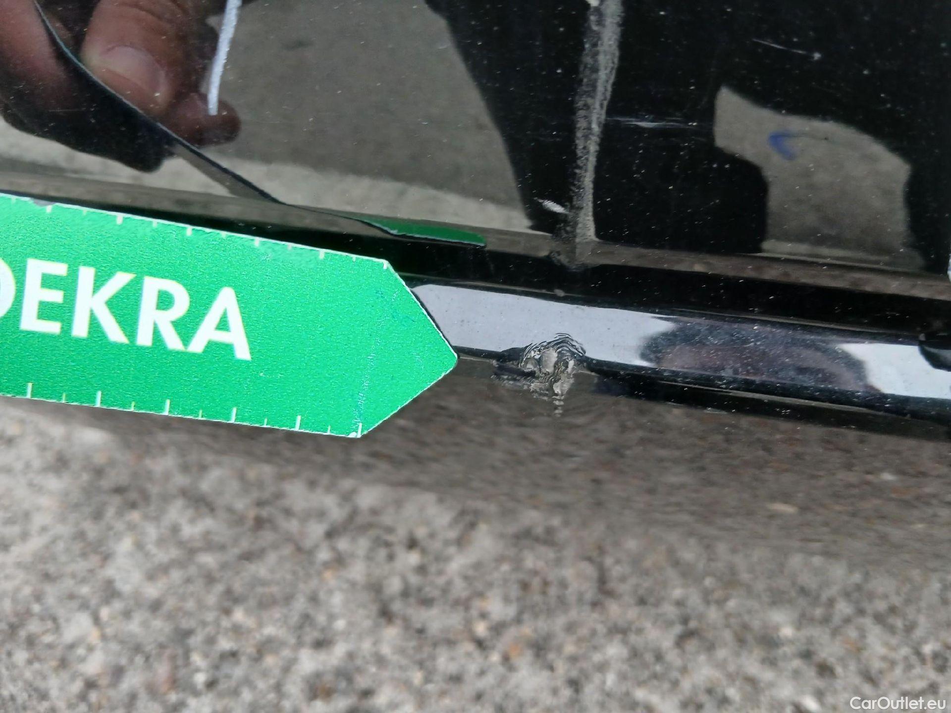  Bmw  Serie 3 BMW  / 2018 / 4P / sedán 318d Auto. #21