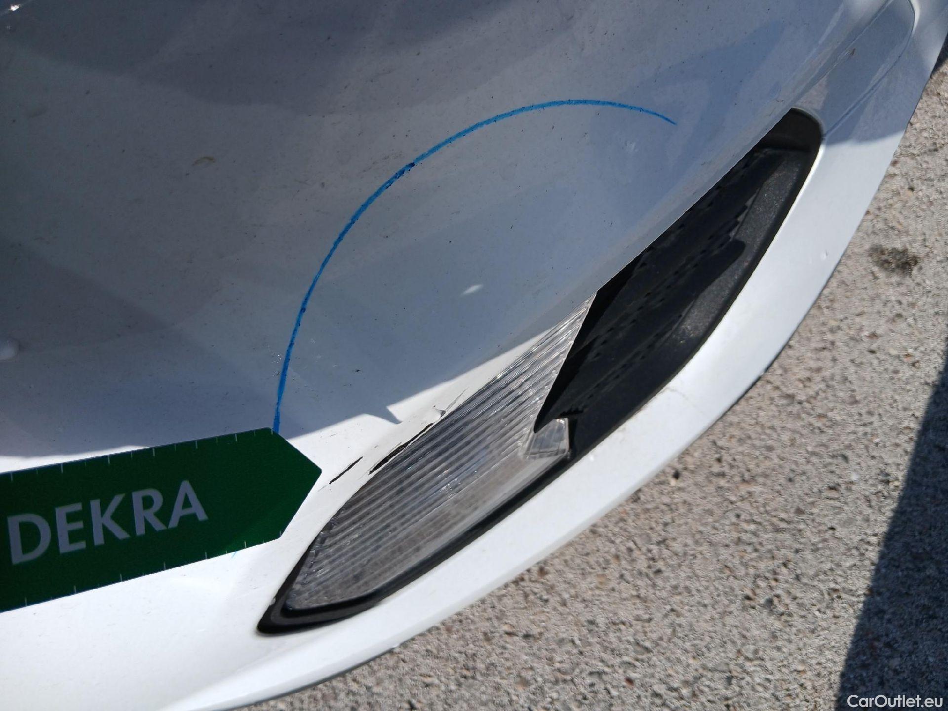  Ford  Kuga FORD  / 2016 / 5P / todoterreno 1.5 EcoBoost 88kW 4x2 Trend+ (CX) #4