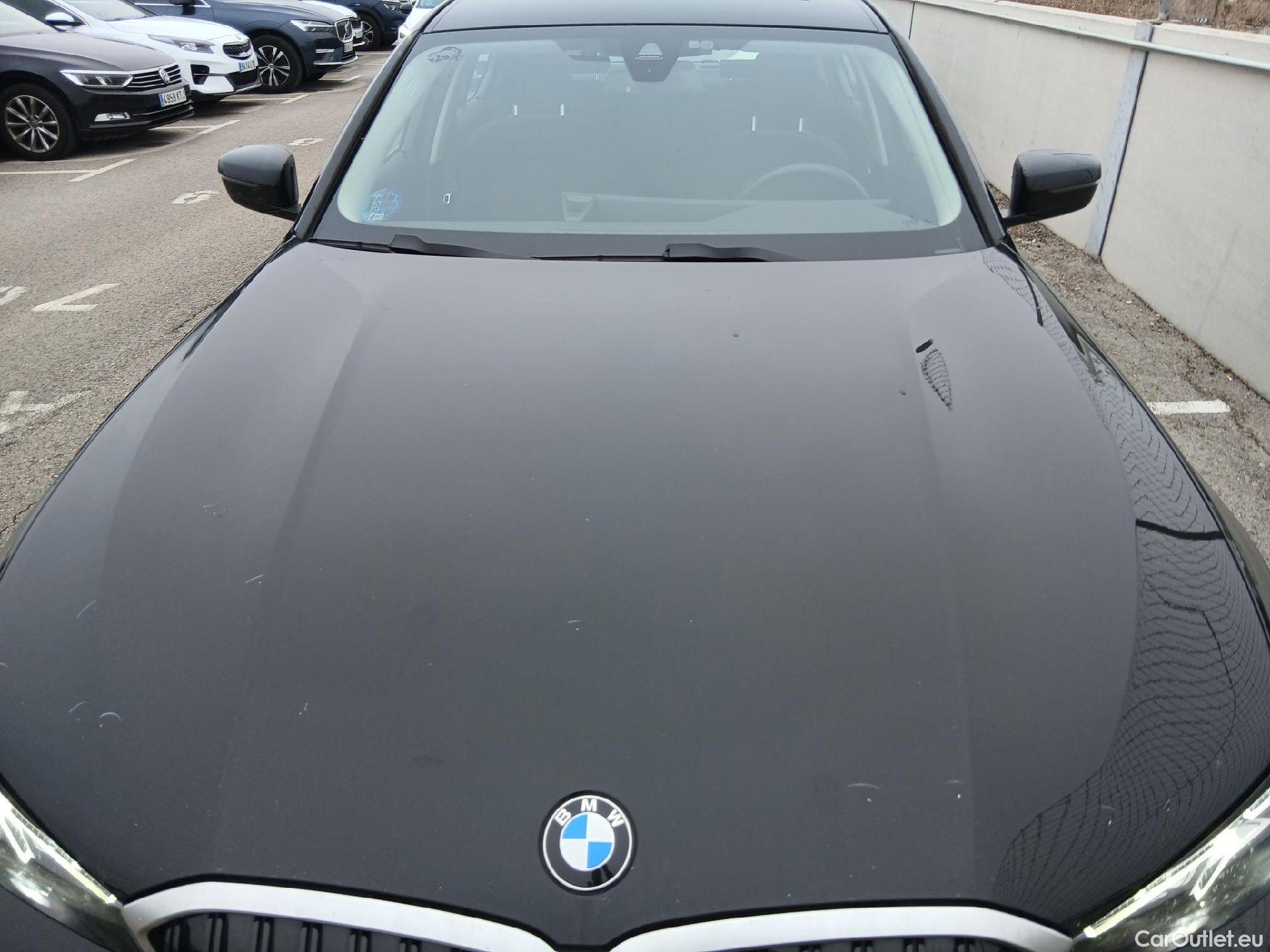  Bmw  Serie 3 BMW  / 2018 / 4P / sedán 318d Auto. #2
