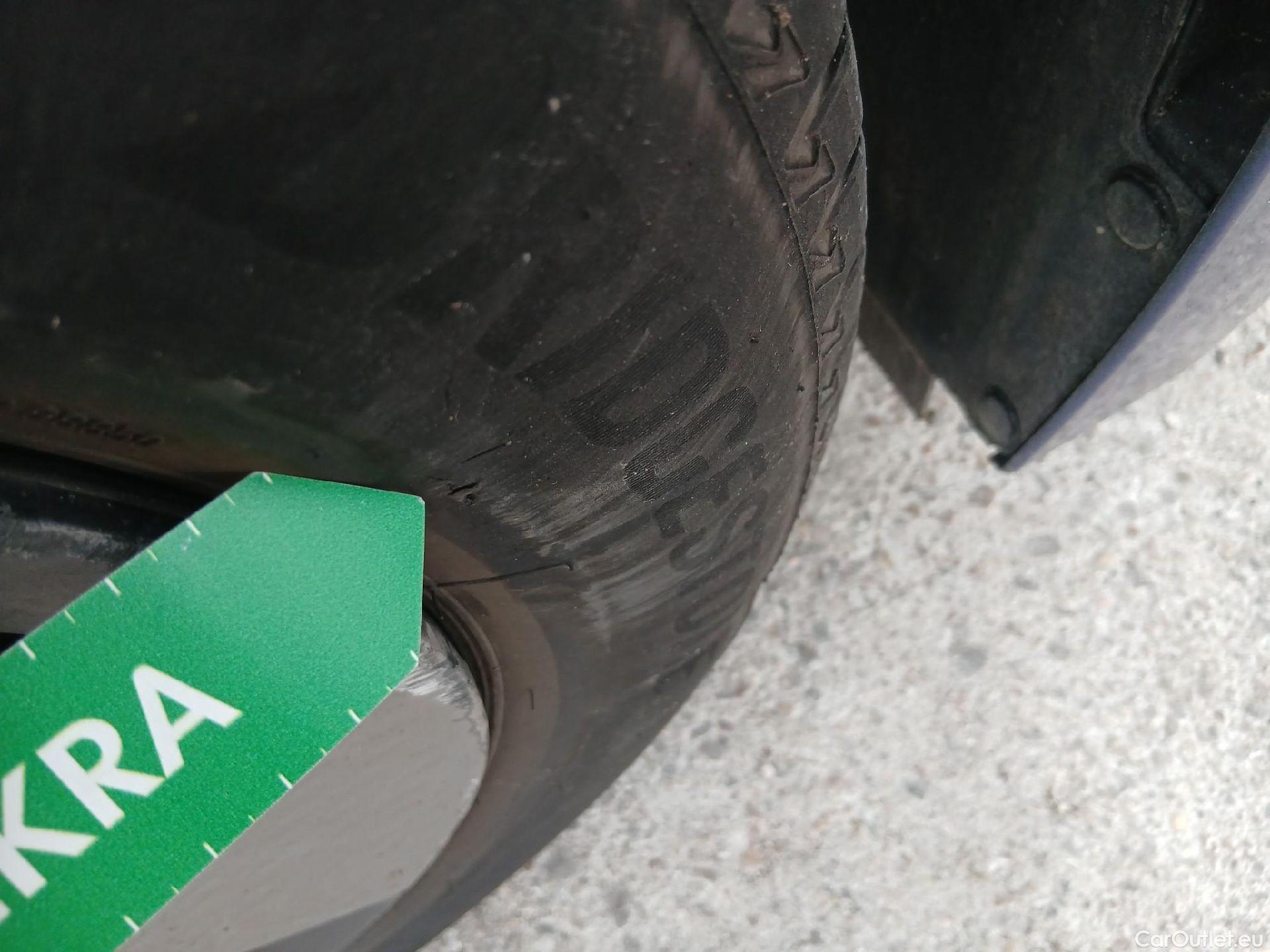  Hyundai   Ioniq HYUNDAI / 2019 / 5P / berlina con portón 1.6 GDI HEV Klass DCT #7