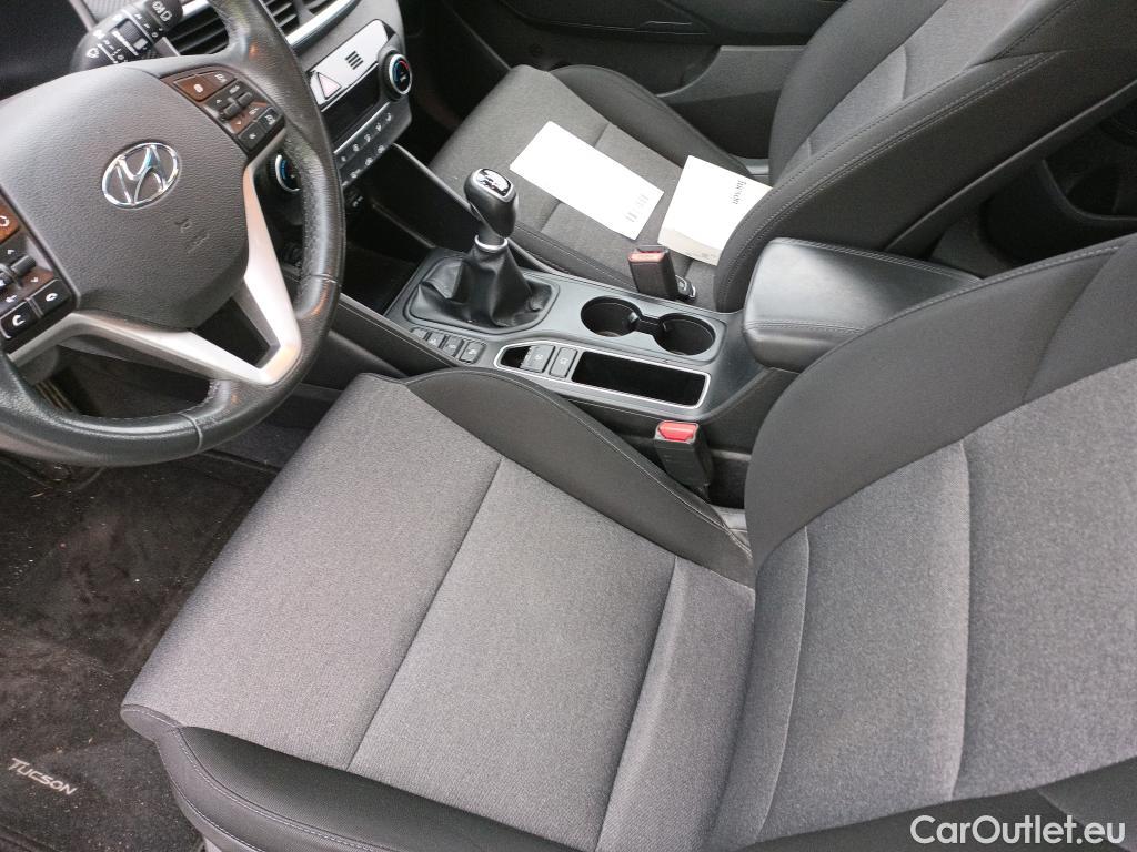  Hyundai  Tucson HYUNDAI  / 2018 / 5P / todoterreno 1.6 CRDI 85kW (116CV) 48V SLE 4X2(SP)(SL) #5