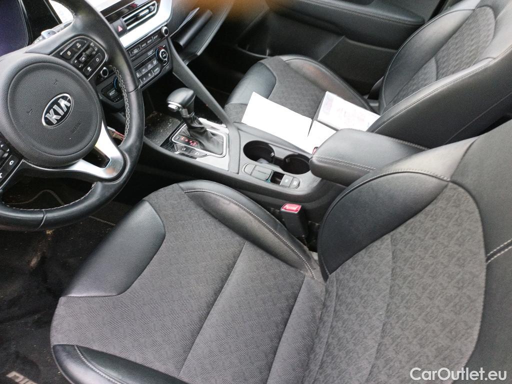  KIA  Niro KIA  / 2019 / 5P / crossover 1.6 GDi HEV 104kW (141CV) Drive #26