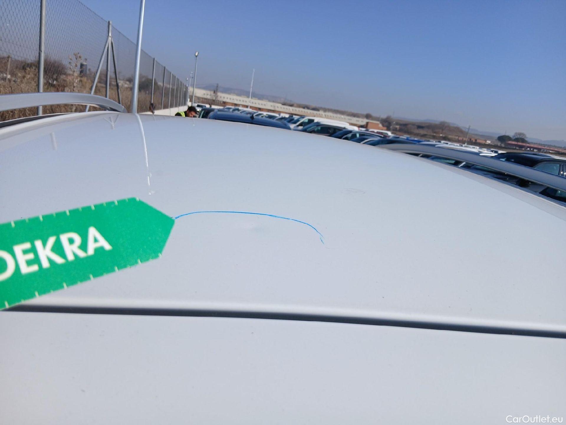  Ford  Kuga FORD  / 2016 / 5P / todoterreno 1.5 EcoBoost 88kW 4x2 Trend+ (CX) #16